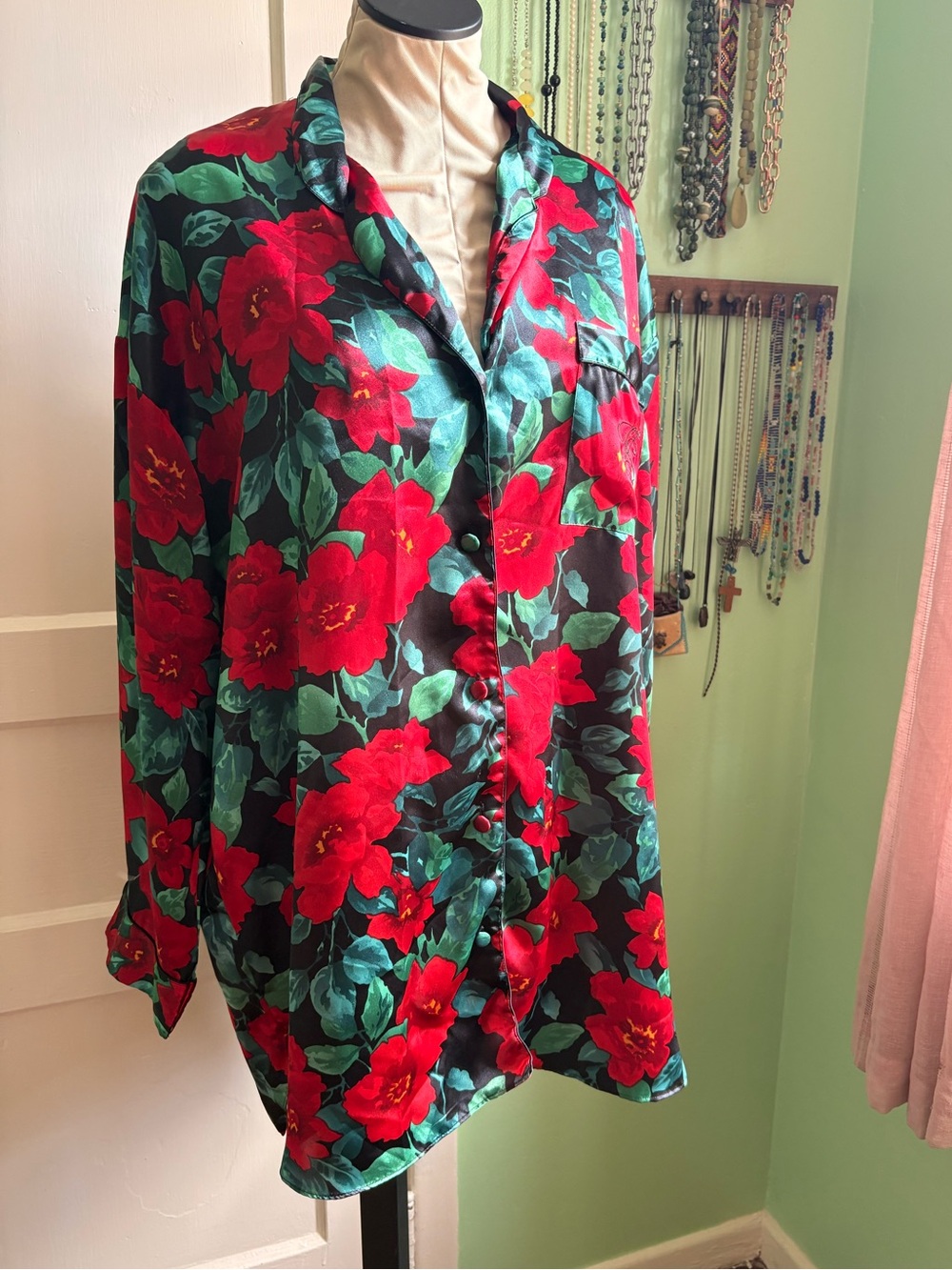 Victoria's Secret Vintage Red & Green Floral Peony Satin Robe/Pajama Top